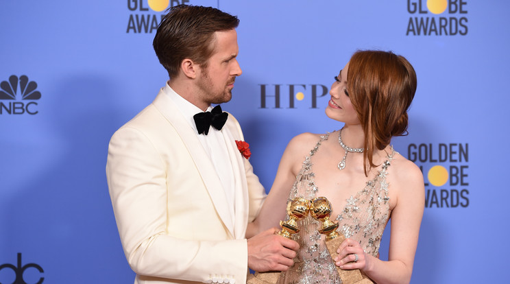 Ryan Gosling és Emma Stone a díjjal / Fotó: AFP