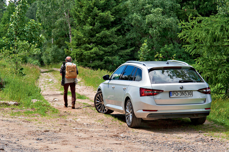 Škoda na służbie u źródeł fotografii - czyli, wypad w plener