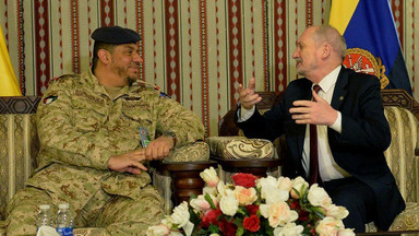 Szef MON ze świąteczną wizytą u polskich żołnierzy w Kuwejcie i Afganistanie
