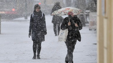 Burze śnieżne i wichury przeszły przez całą Polskę [RELACJA NA ŻYWO]
