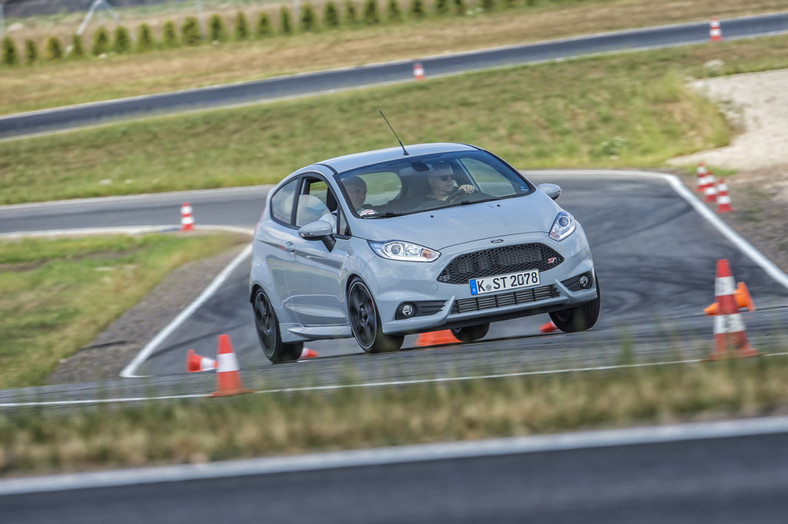 Ford Fiesta ST200 - jeszcze więcej zabawy