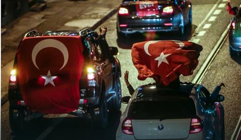 Erdoganova sultanska pozicija biće još destruktivnija  XOLktkqTURBXy9jZjExNjdiYzNhODNlMzc1ZTc4NGIwZDdmZDJkYmE1Mi5qcGVnk5UCzQMUAMLDlQLNAdYAwsOVB9kyL3B1bHNjbXMvTURBXy8xZDc0Y2I0MTcwNTk1MDQzNjYyOWNhYmQ2MDZmNTBmNi5wbmcHwgA