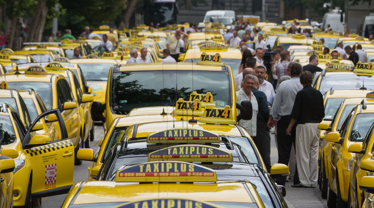 Többé nem verhetnek át a taxi sofőrök, ha ezt az applikációt használod / Fotó: Northfoto