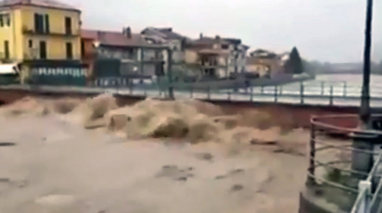 Vészhelyzet van Olaszország északi részén, veszett sártengerként száguld a Tanaro folyó / Fotó: Youtube