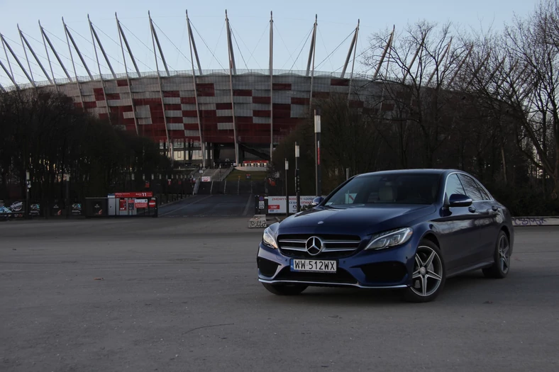 Mercedes klasy C z zestawem Burmester