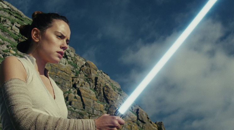 Rey (Daisy Ridley) új kalandjai a héten kerülnek
a magyar mozikba