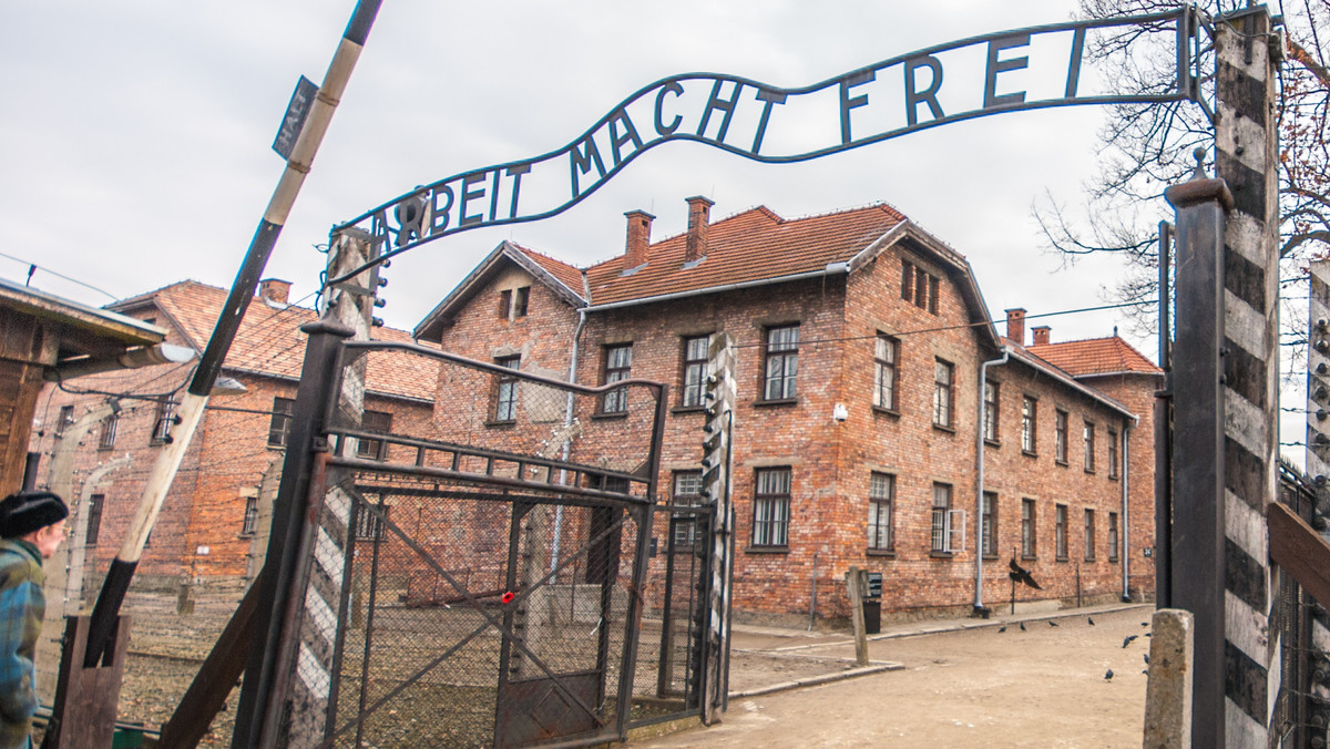 30-lecie istnienia będzie obchodził jutro Międzynarodowy Dom Spotkań Młodzieży w Oświęcimiu. Była więźniarka Auschwitz Zofia Posmysz mówi, że Dom jest miejscem, w którym, jak nigdzie indziej, czuje, że jej życie nie jest jałowe i puste.