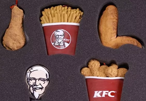 Choinka jak kubełek smażonego kurczaka. Świąteczne ozdoby od KFC