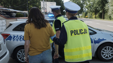 "Przyjaciółki": policja zatrzyma Zuzę! Wszystko przez jej podejrzane zachowanie