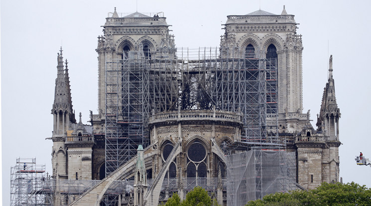 850 millió eurót ígértek a Notre-Dame rekonstruálására, de több mint két hónap elteltével sem érkeztek meg az adományok. / Fotó: Getty Images, Puzzlepőix