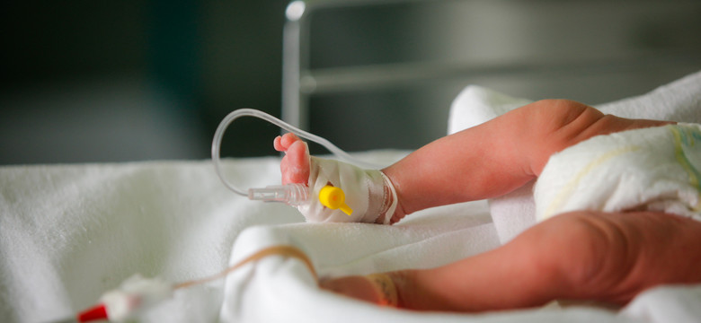 Lekarze z Olsztyna zatrzymali poród, by uratować jedno z bliźniąt