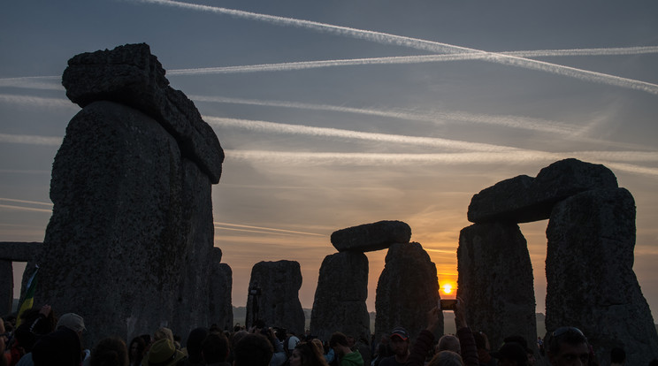 Tovább él a hagyomány: a Stonehenge-nél ünnepelték a nyári napfordulót /Fotó: AFP