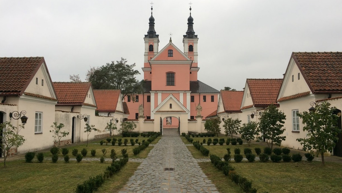 Rozpoczął się generalny remont zespołu pokamedulskiego klasztoru na Wigrach. Była do tego już najwyższa pora, bowiem ta perła wśród zabytków Suwalszczyzny od dawna wymagała interwencji konserwatorskich. Zdaniem ekspertów, obiekt zaczynał się już rozpadać. Remont, któremu między innymi zostaną poddane najważniejsze budynki klasztoru, będzie kosztował 14 milionów złotych.