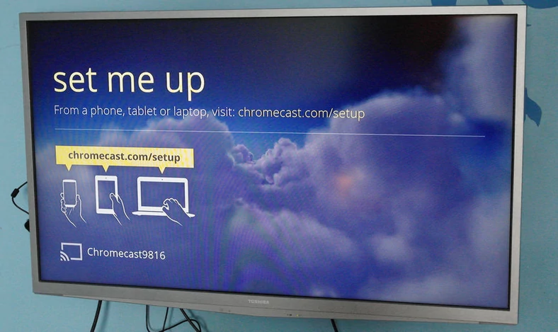 Chromecast wyświetla na telewizorze podpowiedzi dotyczące instalacji