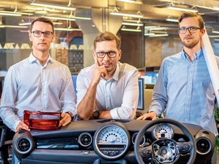 CADM Automotive. Od lewej stoją: CAS designer Paweł Kusina, prezes firmy Michał Laska, szef Business Development Marcin Madejski