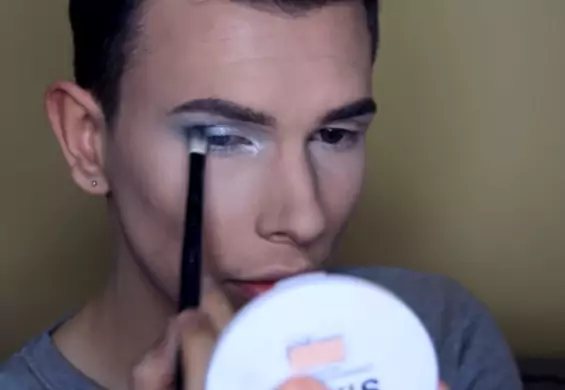 Kiedyś makijaż do szkoły, teraz sylwestrowy make-up. Youtuber znów podzielił widownię