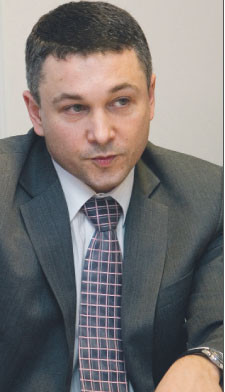 Jacek Kosuniak, dyrektor pionu prawnego w Telekomunikacji Polskiej