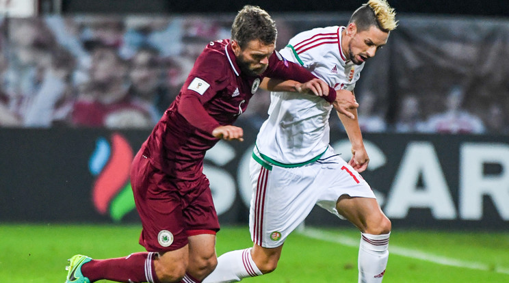 Gyurcsó (jobbra) gólt lőtt a lettek ellen / Fotó: AFP