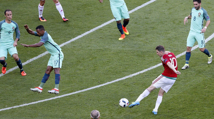 Gera Zoltán bombáját az UEFA oldalán is a legszebbnek választották /Fotó: MTI