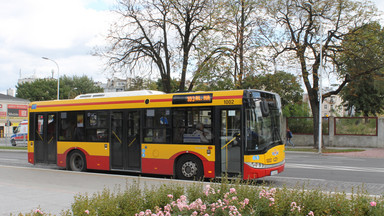 Ostre hamowanie miejskiego autobusu w Kielcach. Pięć osób w szpitalu