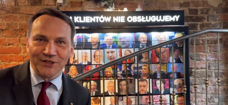 Radosław Sikorski w pubie Sławomira Mentzena. "Czuję się wykluczony!"