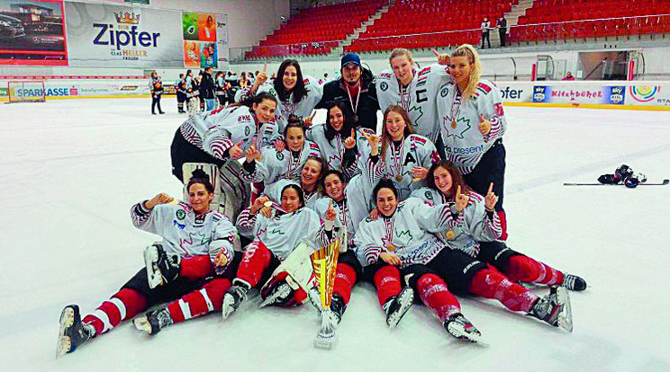 A Kanadai Magyar Hokiklub SE végzett
az élen az osztrák női
hokibajnokságban /Fotó: Jégkorongszövetség