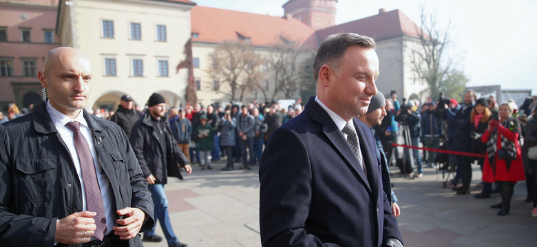 Prezydent Andrzej Duda modlił się przy sarkofagu Lecha i Marii Kaczyńskich