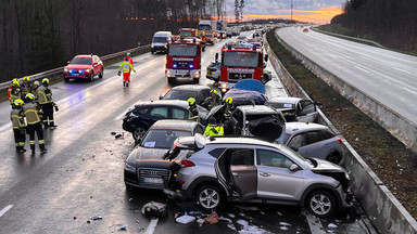 Tragiczny karambol na niemieckiej autostradzie. Zderzyło się 40 aut