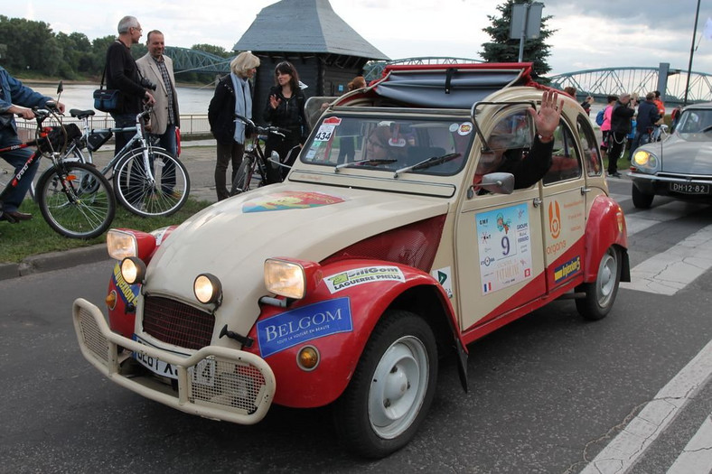 21. Światowy Zlot Miłośników Citroëna 2CV Toruń 2015