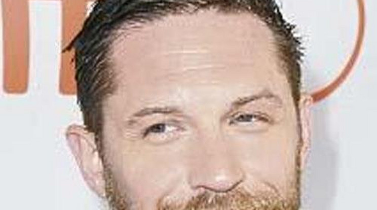 Nem akarta elismerni Tom Hardy, hogy biszex