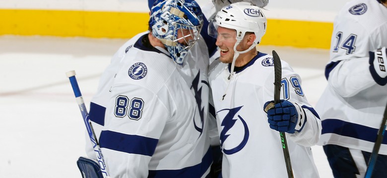 NHL: Błyskawice bliżej finału konferencji, Bluesmani odrobili stratę