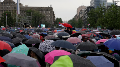 W Serbii masowe protesty przeciwko przemocy. Otoczyli gmach publicznego nadawcy