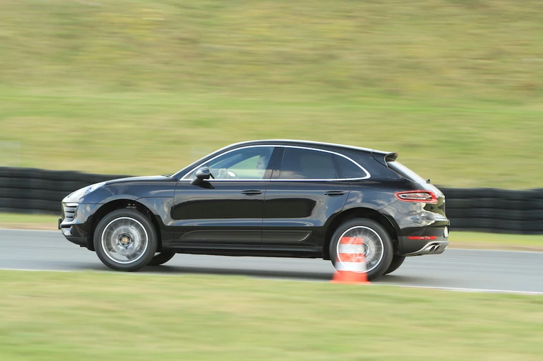 Porsche Macan S (340 KM) wyposażony w start-stop i funkcję żeglowania