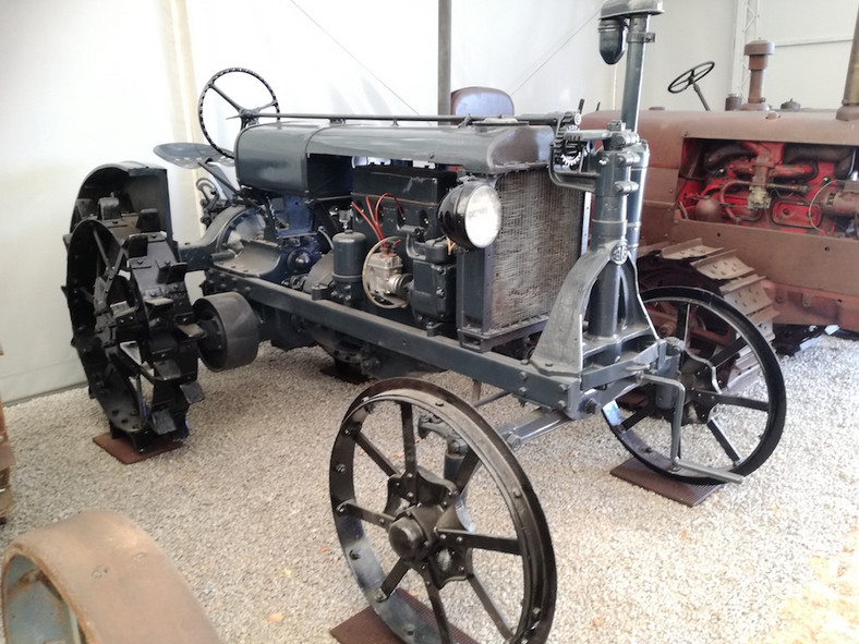 Zabytkowe traktory – muzeum na Litwie