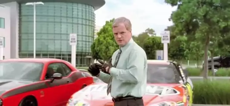 Kevin Butler kradnie samochód na reklamie Gran Turismo 5