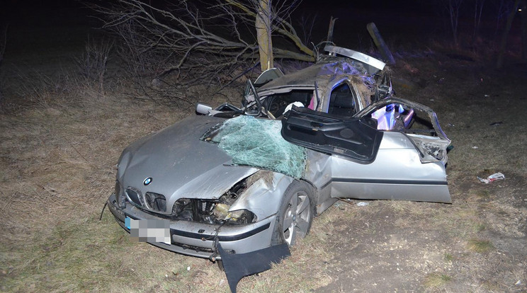 Halálos baleset a 44-es számú főúton - Fotó: police.hu