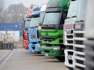 Czy dilerzy ciężarówek zawiązali kartel, aby zawyżać ceny samochodów?