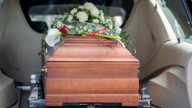 Kiedy ksiądz ma prawo odmówić pogrzebu? Kościół podał powód