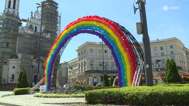 Tęcza na chwilę wróciła na plac Zbawiciela i znów wzbudziła skrajne emocje