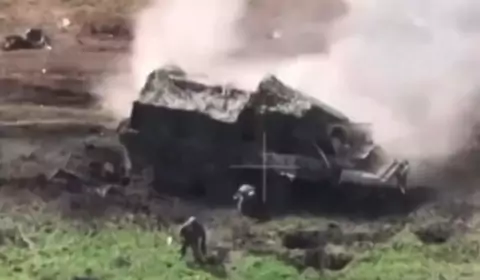 Rosjanie wpadli na minę, uciekali z pojazdu w popłochu