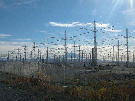Sistem antena HAARP je često tema teorija zavera
