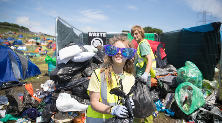 Szemét hegyek maradtak a Glastonbury fesztivál helyén - Fotó: Europress GettyImages