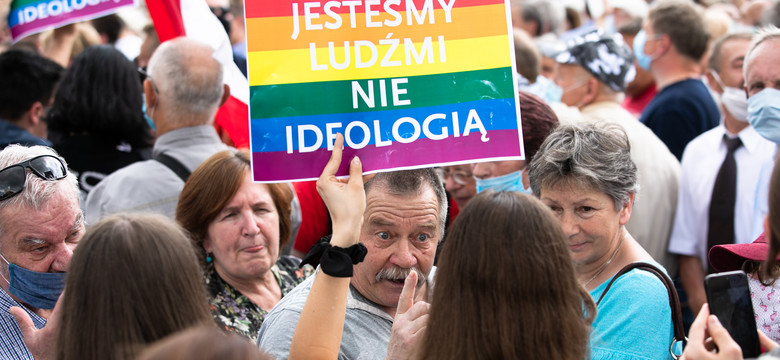 Homofobiczne wypowiedzi polityków. Gmina Żydowska reaguje: niewiele nauczyli się z horroru II wojny światowej