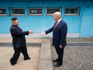 Spotkanie Kim Dzong Una i Donalda Trumpa w koreańskiej strefie zdemilitaryzowanej. 30 czerwca 2019 r.