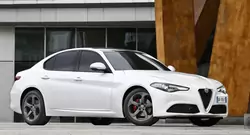 Alfa Romeo Giulia Alfa Romeo Giulia (2015 - )