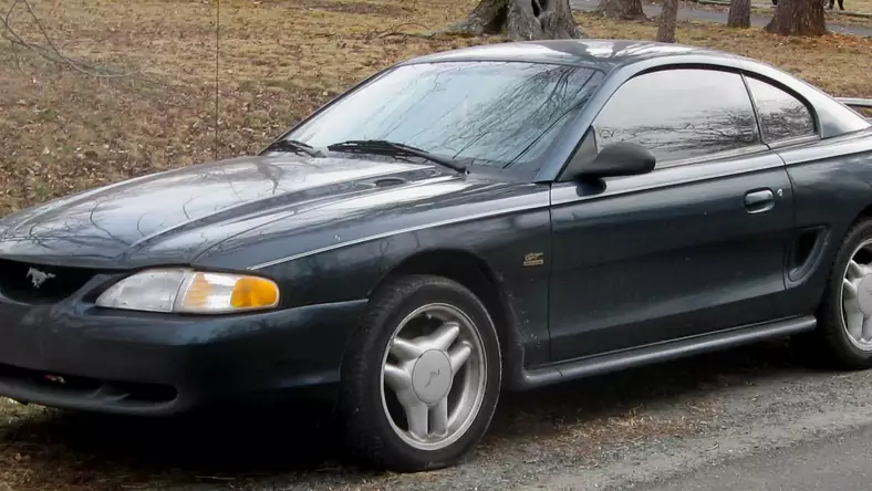 Ford Mustang IV (1994 - 2004) Coupe Mustang 4.9 GT wersja 3-drzwiowa, Benzynowy, Manualna skrzynia biegów, 4942cm3 - 218KM, 1490kg