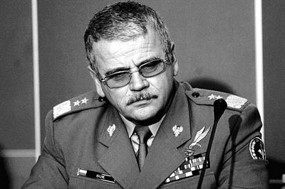 gen. dyw. Tadeusz Buk