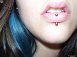 Vertical labret.