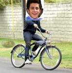 Jechać na jednym rowerze z Davidem Henrym po mieście/w waszej okolicy