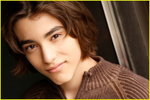 Blake Michael jako Charles "Charlie" Delgado